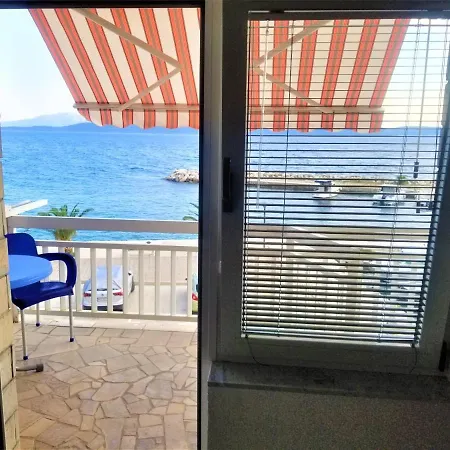 Stone House At The Small Port - With 2 Studio's Apartman